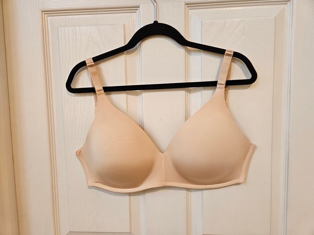 Soma Vanishing 360 Wireless Bra 36DD Nude Beige Seamless Full Coverage